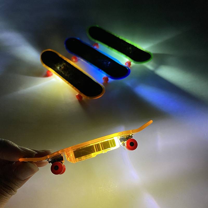 Small (with light, colour random)